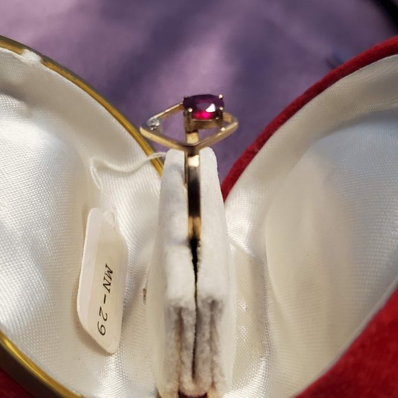 9K Gold Ring with gemstone (garnet) - Picture 11 of 13